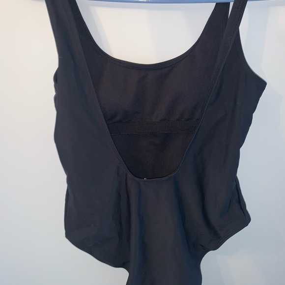 One piece bathing suit - Picture 2 of 2